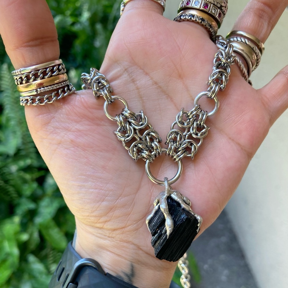 Handmade maille black tourmaline gemstone boho goth silver stone necklace - Picture 13 of 14